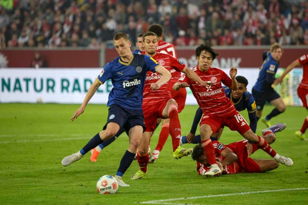 10.04.2026, GER, Fussball, Herren, 2. BL, Saison 2025 2026, Fortuna Düsseldorf - Holstein Kiel Ivan Nekic (Kiel) erzielt das Tor zum 1:2 Düsseldorf Merkur Spiel-Arena Nordrhein-Westfalen Deutschland *** 10 04 2026, GER, Soccer, Men, 2 BL, Season 2025 2026, Fortuna Düsseldorf Holstein Kiel Ivan Nekic Kiel scores the goal for 1 2 Düsseldorf Merkur Spiel Arena Nordrhein Westfalen Germany Copyright: xAdrianxSchlüterx
