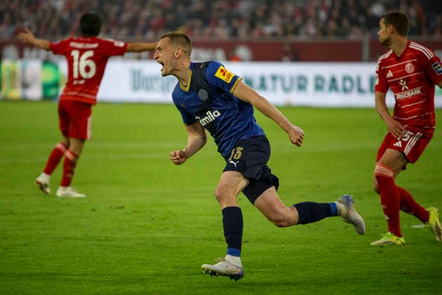 10.04.2026, GER, Fussball, Herren, 2. BL, Saison 2025 2026, Fortuna Düsseldorf - Holstein Kiel Ivan Nekic (Kiel) Torjubel, jubelt nach seinem Treffer zum 1:2 Düsseldorf Merkur Spiel-Arena Nordrhein-Westfalen Deutschland *** 10 04 2026, GER, Soccer, Men, 2 BL, Season 2025 2026, Fortuna Düsseldorf Holstein Kiel Ivan Nekic Kiel goal celebration, cheers after his goal for 1 2 Düsseldorf Merkur Spiel Arena Nordrhein Westfalen Germany Copyright: xAdrianxSchlüterx