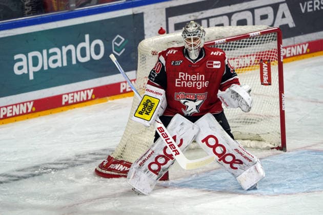 Köln, DEL, 1.DEL, Saison 2025 2026, Playoffs, Halbfinale Kölner Haie vs Eisbären Berlin , TW, GK; 10.04.2026, Lanxessarena Köln, Janne Juvonen, Kölner Haie, Finnland, Finland, FIN; Aktion, Einzelbild *** Cologne, DEL, 1 DEL, season 2025 2026, playoffs, semi-final Kölner Haie vs Eisbären Berlin , TW, GK 10 04 2026, Lanxessarena Cologne, Janne Juvonen, Kölner Haie, Finland, Finland, FIN action, single image