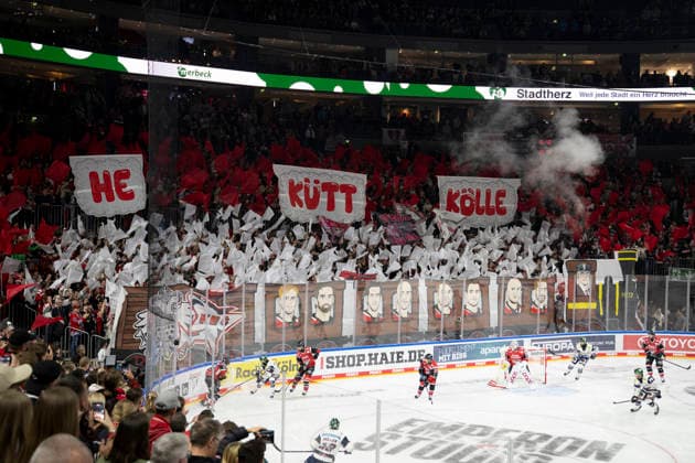 PENNY DEL 1 - Playoff Halbfinale - Kölner Haie - Eisbären Berlin; Köln, 10.04.2026 Choreo Nordkurve; PENNY DEL 1 - Playoff Halbfinale - Kölner Haie - Eisbären Berlin am 10.04.2026 in der Lanxess Arena in Köln (Deutschland). *** PENNY DEL 1 Playoff Semifinal Kölner Haie Eisbären Berlin Cologne, 10 04 2026 Choreo North Curve PENNY DEL 1 Playoff Semifinal Kölner Haie Eisbären Berlin on 10 04 2026 at the Lanxess Arena in Cologne Germany Copyright: xBEAUTIFULxSPORTS AndreasxDickx