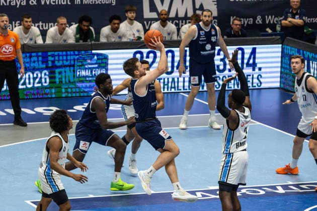 GER, easy-Credit Basketball-Bundesliga, Syntainics MBC - Veolia Towers Hamburg. 10.04.2026, Stadthalle, Weißenfels, GER, easy-Credit Basketball-Bundesliga, Syntainics MBC - Veolia Towers Hamburg. Spencer Reaves (Syntainics MBC, 31) Â Foto Alexander Trienitz Weißenfels Stadthalle Sachsen-Anhalt Deutschland