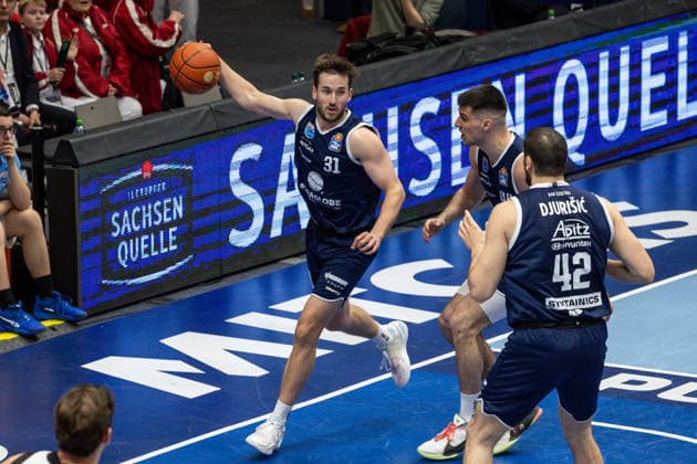 GER, easy-Credit Basketball-Bundesliga, Syntainics MBC - Veolia Towers Hamburg. 10.04.2026, Stadthalle, Weißenfels, GER, easy-Credit Basketball-Bundesliga, Syntainics MBC - Veolia Towers Hamburg. Spencer Reaves (Syntainics MBC, 31) Â Foto Alexander Trienitz Weißenfels Stadthalle Sachsen-Anhalt Deutschland