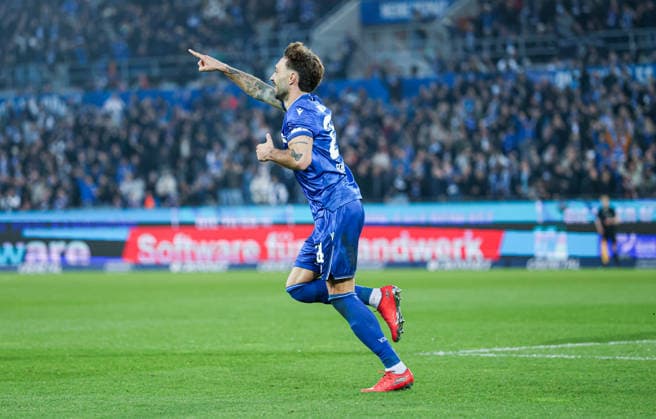 Deutschland: Karlsruher SC vs. Arminia Bielefeld, 2. Bundesliga, 29. Spieltag, Saison 2025 26, BBBank Wildpark (Karlsruhe): Jubel nach 3:1 von Fabian Schleusener, (Karlsruher SC, 24) Karlsruhe BBBank Wildpark Baden-Württemberg Deutschland *** Germany Karlsruher SC vs Arminia Bielefeld, 2 Bundesliga, matchday 29, season 2025 26, BBBank Wildpark Karlsruhe cheering after 3 1 by Fabian Schleusener, Karlsruher SC, 24 Karlsruhe BBBank Wildpark Baden Württemberg Germany Copyright: xBenedictxChristx