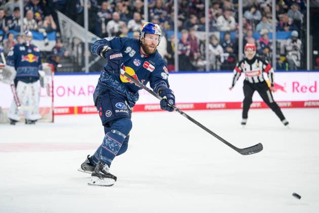 Eishockey, DEL, 20260410, EHC Red Bull München - Adler Mannheim. Im Bild Dillon HEATHERINGTON (München, 95). München SAP Garden Bayern Deutschland *** Ice Hockey, DEL, 20260410, EHC Red Bull Munich Adler Mannheim In the picture Dillon HEATHERINGTON Munich, 95 Munich SAP Garden Bayern Germany Copyright: Passion2Press MarkusxFischerx