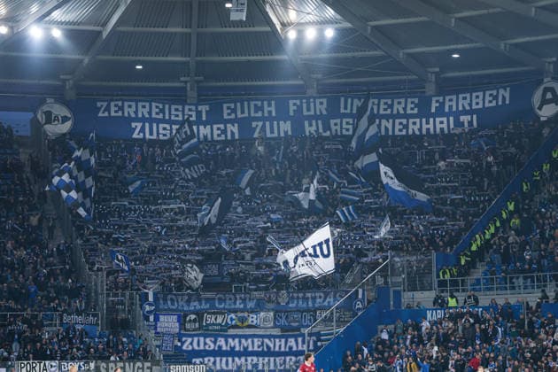 Deutschland: Karlsruher SC vs. Arminia Bielefeld, 2. Bundesliga, 29. Spieltag, Saison 2025 26, BBBank Wildpark (Karlsruhe): Fans Bielefeld Karlsruhe BBBank Wildpark Baden-Württemberg Deutschland *** Germany Karlsruher SC vs Arminia Bielefeld, 2 Bundesliga, Matchday 29, Season 2025 26, BBBank Wildpark Karlsruhe Fans Bielefeld Karlsruhe BBBank Wildpark Baden Württemberg Germany Copyright: xBenedictxChristx