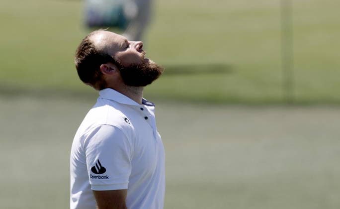 Golf 2026 Masters Tournament - Round 2 Tyrrell Hatton of England walks up to the 18th Green in Round 2 of the 2026 Masters tournament in August, Georgia, USA, 10 April 2026. Augusta United States  Copyright: xERIKxS.xLESSERx