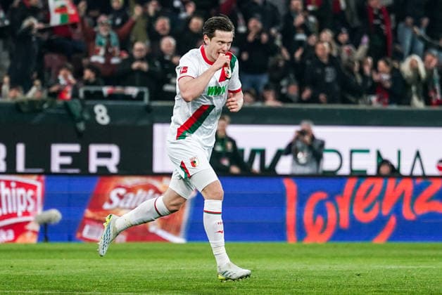 Fussball: Deutschland: 1. Bundesliga 2025 2026 - 29. Spieltag, 10.04.2026 - FC Augsburg vs. TSG Hoffenheim - WWK Arena (Augsburg, Deutschland); Michael Gregoritsch (FC Augsburg) jubelt nach dem Tor zum 2:0 *** Soccer Germany 1 Bundesliga 2025 2026 Matchday 29, 10 04 2026 FC Augsburg vs TSG Hoffenheim WWK Arena Augsburg, Germany Michael Gregoritsch FC Augsburg celebrates after scoring the 2 0 goal Copyright: xLUKAxKOLANOVICx