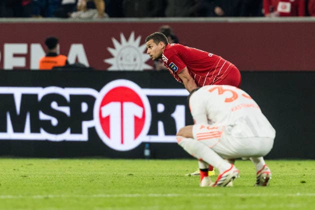 2. Fussball Bundesliga: Fortuna Düsseldorf 1895 - Holstein Kiel; 10.04.2026 Tim Oberdorf (Fortuna Düsseldorf, 15) und Florian Kastenmeier (Fortuna Düsseldorf, 33) frustriert nach dem Abpfiff 2. Fussball Bundesliga, Fortuna Düsseldorf 1895 - Holstein Kiel, Düsseldorf, Merkur Spiel-Arena am 10.04.2026 DFL REGULATIONS PROHIBIT ANY USE OF PHOTOGRAPHS AS IMAGE SEQUENCES AND OR QUASI-VIDEO. *** 2 Soccer Bundesliga Fortuna Düsseldorf 1895 Holstein Kiel 10 04 2026 Tim Oberdorf Fortuna Düsseldorf, 15 and Florian Kastenmeier Fortuna Düsseldorf, 33 frustrated after the final whistle 2 Soccer Bundesliga, Fortuna Düsseldorf 1895 Holstein Kiel, Düsseldorf, Merkur Spiel Arena on 10 04 2026 DFL REGULATIONS PROHIBIT ANY USE OF PHOTOGRAPHS AS IMAGE SEQUENCES AND OR QUASI VIDEO Copyright: xBEAUTIFULxSPORTS Wunderlx