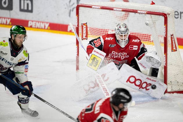 PENNY DEL 1 - Playoff Halbfinale - Kölner Haie - Eisbären Berlin; Köln, 10.04.2026 Janne Juvonen (Kölner Haie, Torwart, 30); PENNY DEL 1 - Playoff Halbfinale - Kölner Haie - Eisbären Berlin am 10.04.2026 in der Lanxess Arena in Köln (Deutschland). *** PENNY DEL 1 Playoff Semi Final Kölner Haie Eisbären Berlin Cologne, 10 04 2026 Janne Juvonen Kölner Haie, Goalkeeper, 30 PENNY DEL 1 Playoff Semi Final Kölner Haie Eisbären Berlin on 10 04 2026 at the Lanxess Arena in Cologne Germany Copyright: xBEAUTIFULxSPORTS AndreasxDickx