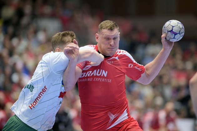 Dainis Kristopans (MT Melsungen 10) (am Ball), Karolis Antanavicius (GWD Minden 8) (L) , GER, MT Melsungen - TSV GWD Minden, Handball, 1. Bundesliga, 28. Spieltag, Saison 2025 2026, 10.04.2026, GER, MT Melsungen - TSV GWD Minden, Handball, 1. Bundesliga, 28. Spieltag, Saison 2025 2026, 10.04.2026 Kassel Copyright: xEibner-Pressefotox xRolandxSippex EP_RSL