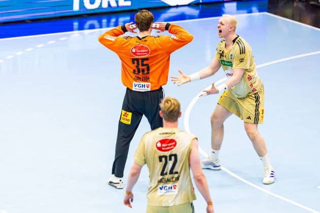 10.04.2026, GER, Handball, Maenner, Saison 25 26, Daikin 1.Bl, 28.Spieltag, ThSV Eisenach - TSV Hannover-Burgdorf Joel Birlehm (TSV Hannover-Burgdorf), Justus Fischer (TSV Hannover-Burgdorf) 99817 Eisenach Werner-Assmann-Halle Am Sportp Thueringen Deutschland