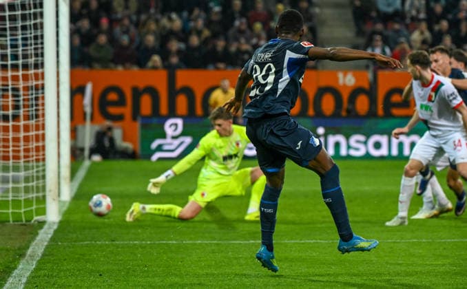 10.04.2026, xemx, Fussball 1.Bundesliga, FC Augsburg - TSG Hoffenheim v.l. Bazoumana Toure (TSG Hoffenheim) Goal scored, erziehlt das Tor zum 2:2 (DFL DFB REGULATIONS PROHIBIT ANY USE OF PHOTOGRAPHS as IMAGE SEQUENCES and or QUASI-VIDEO) Augsburg *** 10 04 2026, xemx, Fussball 1 Bundesliga, FC Augsburg TSG Hoffenheim v l Bazoumana Toure TSG Hoffenheim Goal scored, erziehlt das Tor zum 2 2 DFL DFB REGULATIONS PROHIBIT ANY USE OF PHOTOGRAPHS as IMAGE SEQUENCES and or QUASI VIDEO Augsburg