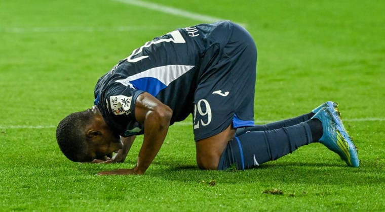 10.04.2026, xemx, Fussball 1.Bundesliga, FC Augsburg - TSG Hoffenheim v.l. Bazoumana Toure (TSG Hoffenheim) Jubel, Torjubel, celebrate the goal, jubelt ueber das Tor zum 2:2 (DFL DFB REGULATIONS PROHIBIT ANY USE OF PHOTOGRAPHS as IMAGE SEQUENCES and or QUASI-VIDEO) Augsburg *** 10 04 2026, xemx, Fussball 1 Bundesliga, FC Augsburg TSG Hoffenheim v l Bazoumana Toure TSG Hoffenheim Jubel, Torjubel, celebrate the goal, jubelt über das Tor zum 2 2 DFL DFB REGULATIONS PROHIBIT ANY USE OF PHOTOGRAPHS as IMAGE SEQUENCES and or QUASI VIDEO Augsburg