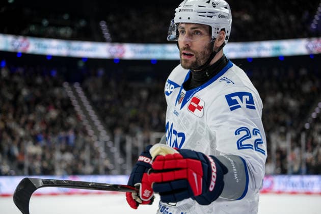 Eishockey, DEL, 20260410, EHC Red Bull München - Adler Mannheim. Im Bild Tor 2:2 Torschütze Matthias PLACHTA (Mannheim, 22). München SAP Garden Bayern Deutschland *** Ice Hockey, DEL, 20260410, EHC Red Bull München Adler Mannheim In the picture Goal 2 2 Goalscorer Matthias PLACHTA Mannheim, 22 Munich SAP Garden Bayern Germany Copyright: Passion2Press MarkusxFischerx