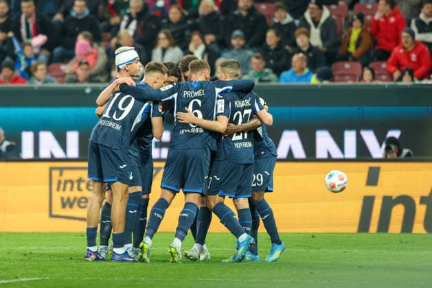 Jubel zum Tor zum 2:2 durch Bazoumana Toure (TSG 1899 Hoffenheim, 29), GER, FC Augsburg vs. TSG 1899 Hoffenheim, Fussball, Bundesliga, 29. Spieltag, Saison 2025 2026, 10.04.2026, DFL DFB REGULATIONS PROHIBIT ANY USE OF PHOTOGRAPHS as IMAGE SEQUENCES and or QUASI-VIDEO, GER, FC Augsburg vs. TSG 1899 Hoffenheim, Fussball, Bundesliga, 29. Spieltag, Saison 2025 2026, 10.04.2026 Augsburg *** Celebration for the goal to 2 2 by Bazoumana Toure TSG 1899 Hoffenheim, 29 , GER, FC Augsburg vs TSG 1899 Hoffenheim, Soccer, Bundesliga, Matchday 29, Season 2025 2026, 10 04 2026, DFL DFB REGULATIONS PROHIBIT ANY USE OF PHOTOGRAPHS as IMAGE SEQUENCES and or QUASI VIDEO, GER, FC Augsburg vs TSG 1899 Hoffenheim, Football, Bundesliga, Matchday 29, Season 2025 2026, 10 04 2026 Augsburg Copyright: xEibner-Pressefoto JennixMaulx EP_JML