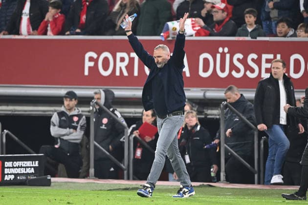 Schlussjubel, jubelnd, Jubel, Begeisterung, Freude, Emotion Trainer Tim WALTER (KI) Fussball 2. Bundesliga, 29. Spieltag, Fortuna Duesseldorf (D) - Holstein Kiel (KI) 1-2 am 10.04.2026 in der Merkur Spiel Arena Duesseldorf Deutschland. DFL regulations prohibit any use of photographs as image sequences and or quasi-video oÂ‚Ã‚Â *** Final cheer, cheering, jubilation, enthusiasm, joy, emotion Coach Tim WALTER KI Football 2 Bundesliga, 29 Matchday, Fortuna Duesseldorf D Holstein Kiel KI 1 2 on 10 04 2026 at Merkur Spiel Arena Duesseldorf Germany DFL regulations prohibit any use of photographs as image sequences and or quasi video oÂÃÂ