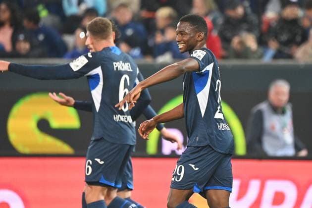 Torjubel Bazoumana TOURE (1899 Hoffenheim) nach Tor zum 2-2, Jubel,Freude,Begeisterung,Aktion, Fussball 1. Bundesliga Saison 2025 2026, 29.Spieltag, Spieltag29 FC Augsburg - TSG 1899 Hoffenheim am 10.04.2026 , WWK A R E N A. *** Goal celebration Bazoumana TOURE 1899 Hoffenheim after goal to 2 2, Cheering,Joy,Enthusiasm,Action, Football 1 Bundesliga Season 2025 2026, 29 Matchday, Matchday29 FC Augsburg TSG 1899 Hoffenheim on 10 04 2026 , WWK A R E N A