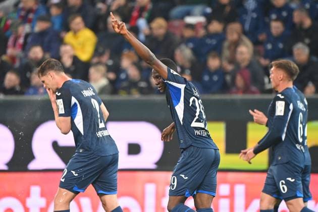 Torjubel Bazoumana TOURE (1899 Hoffenheim) nach Tor zum 2-2, Jubel,Freude,Begeisterung,Aktion, Fussball 1. Bundesliga Saison 2025 2026, 29.Spieltag, Spieltag29 FC Augsburg - TSG 1899 Hoffenheim am 10.04.2026 , WWK A R E N A. *** Goal celebration Bazoumana TOURE 1899 Hoffenheim after goal to 2 2, Cheering,Joy,Enthusiasm,Action, Football 1 Bundesliga Season 2025 2026, 29 Matchday, Matchday29 FC Augsburg TSG 1899 Hoffenheim on 10 04 2026 , WWK A R E N A