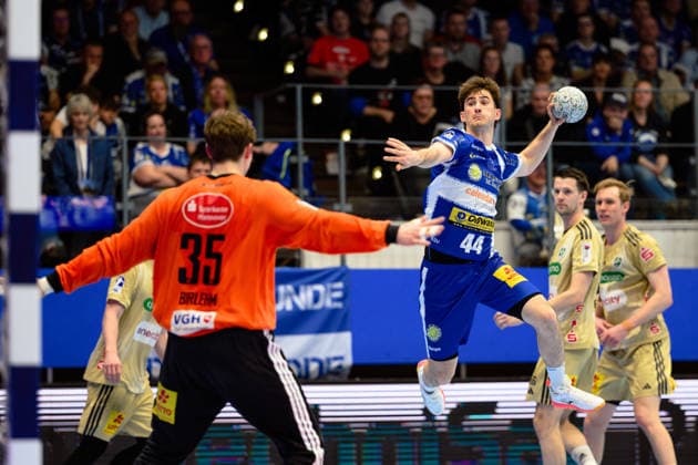 Stephan Seitz (ThSV Eisenach, 44), Joel Birlehm (TSV Hannover-Burgdorf, 35) GER, ThSV Eisenach gegen TSV Hannover-Burgdorf, 1. Daikin Handballbundesliga, Handball, 28.Spieltag, Saison 2025 2026, 19.00 Uhr, 10.04.2026 GER, ThSV Eisenach gegen TSV Hannover-Burgdorf, 1. Daikin Handballbundesliga, Handball, 28.Spieltag, Saison 2025 2026, 19.00 Uhr, 10.04.2026 Eisenach Copyright: xEibner-Pressefoto MartinxHerbstx EP_MHT