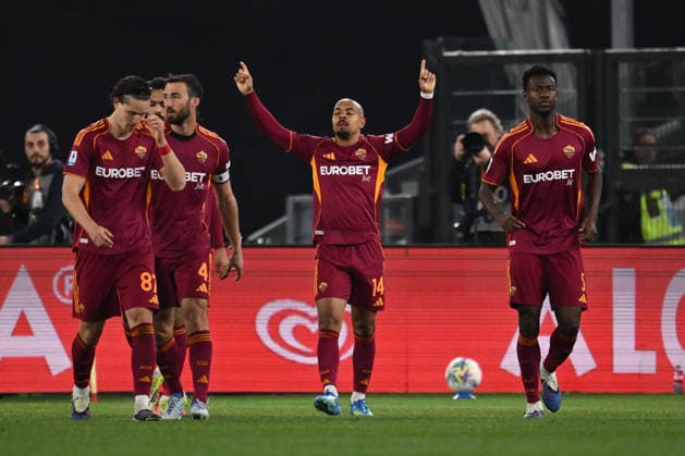 AS Roma v Pisa SC - Serie A Donyell Malen of A.S. Roma celebrates after scoring the first goal during the 32nd day of the Serie A Championship between A.S. Roma and Pisa S.C. 1909 at the Olympic Stadium in Rome, Italy, on April 10, 2026. Rome Italy  Copyright: xDomenicoxCippitellix originalFilename:cippitelli-asromapi260410_npSMH.jpg