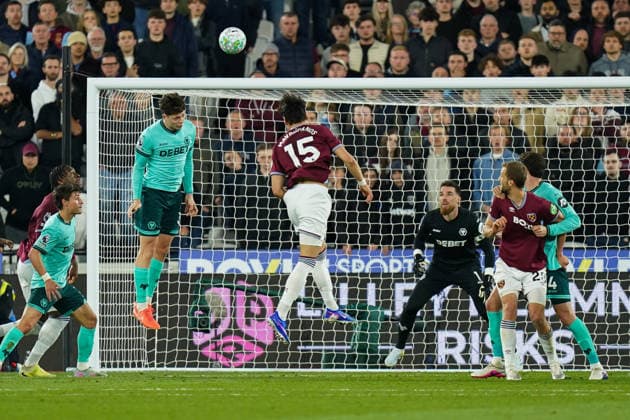 West Ham United v Wolverhampton Wanderers, Premier League Konstantinos Mavropanos of West Ham United scoring his goal to make it 1-0 during the West Ham United v Wolverhampton Wanderers Premier League match at the London Stadium, London, England on 10 April 2026 Credit: Dylan Hepworth Every Second Media Editorial use only. All images are copyright Every Second Media Limited. No images may be reproduced without prior permission. All rights reserved. Premier League and Football League images are subject to licensing agreements with Football DataCo Limited. see https: www.football-dataco.com Copyright: xIMAGO EveryxSecondxMediax ESM-1908-0035 DylanxHepworthx xEveryxSecondxMediax