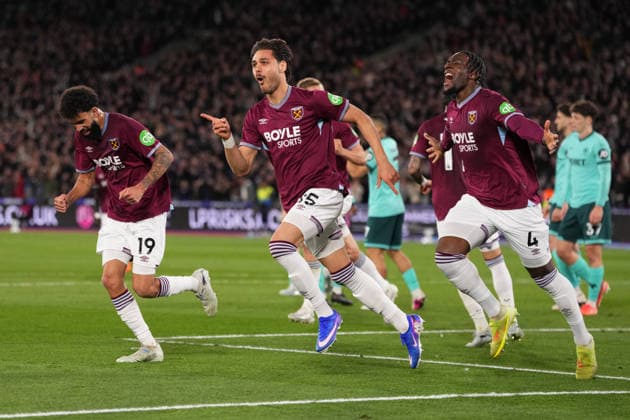 Premier League: West Ham United v Wolverhampton Wanderers Konstantinos Mavropanos of West Ham United scores to make it 1-0 during the Premier League match West Ham United vs Wolverhampton Wanderers at London Stadium, London, United Kingdom on 10 April 2026 (Photo by Harvey Murphy News Images) Copyright: xHarveyxMurphy NewsxImagesx