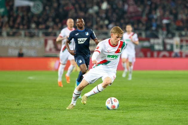 Anton Kade (FC Augsburg, 30), GER, FC Augsburg vs. TSG 1899 Hoffenheim, Fussball, Bundesliga, 29. Spieltag, Saison 2025 2026, 10.04.2026, DFL DFB REGULATIONS PROHIBIT ANY USE OF PHOTOGRAPHS as IMAGE SEQUENCES and or QUASI-VIDEO, GER, FC Augsburg vs. TSG 1899 Hoffenheim, Fussball, Bundesliga, 29. Spieltag, Saison 2025 2026, 10.04.2026 Augsburg *** Anton Kade FC Augsburg, 30 , GER, FC Augsburg vs TSG 1899 Hoffenheim, Football, Bundesliga, Matchday 29, Season 2025 2026, 10 04 2026, DFL DFB REGULATIONS PROHIBIT ANY USE OF PHOTOGRAPHS as IMAGE SEQUENCES and or QUASI VIDEO, GER, FC Augsburg vs TSG 1899 Hoffenheim, Football, Bundesliga, Matchday 29, Season 2025 2026, 10 04 2026 Augsburg Copyright: xEibner-Pressefoto JennixMaulx EP_JML