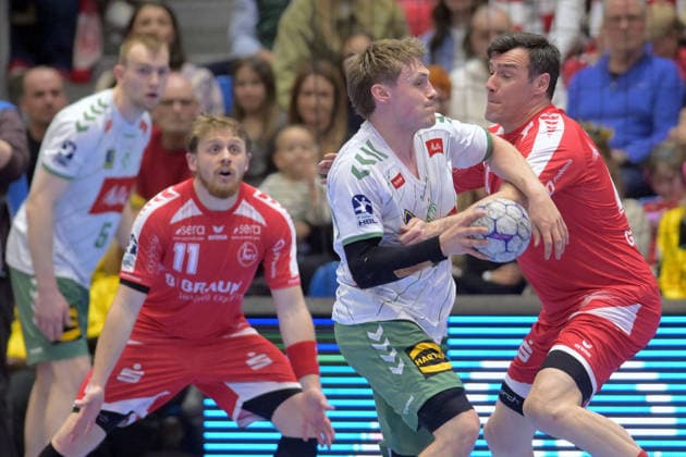 Morten Hempel Jensen (GWD Minden 9)(am Ball), Isaias Guadiola Villaplana (MT Melsungen 40) (R), Dimitri Ignatow (MT Melsungen 11) , GER, MT Melsungen - TSV GWD Minden, Handball, 1. Bundesliga, 28. Spieltag, Saison 2025 2026, 10.04.2026, GER, MT Melsungen - TSV GWD Minden, Handball, 1. Bundesliga, 28. Spieltag, Saison 2025 2026, 10.04.2026 Kassel Copyright: xEibner-Pressefotox xRolandxSippex EP_RSL