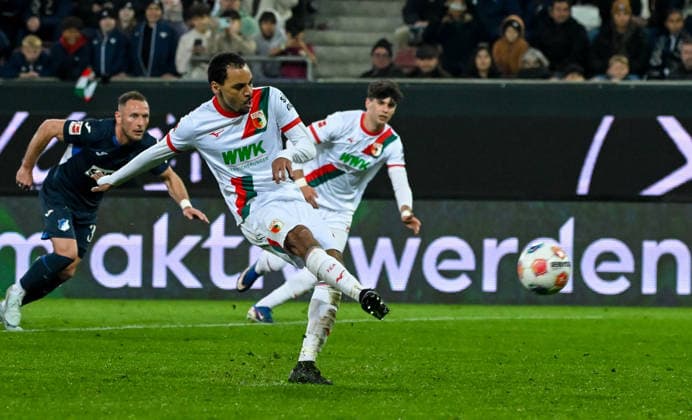 10.04.2026, xemx, Fussball 1.Bundesliga, FC Augsburg - TSG Hoffenheim v.l. Alexis Claude-Maurice (FC Augsburg) verschiesst Elfmeter (DFL DFB REGULATIONS PROHIBIT ANY USE OF PHOTOGRAPHS as IMAGE SEQUENCES and or QUASI-VIDEO) Augsburg *** 10 04 2026, xemx, Soccer 1 Bundesliga, FC Augsburg TSG Hoffenheim v l Alexis Claude Maurice FC Augsburg misses penalty DFL DFB REGULATIONS PROHIBIT ANY USE OF PHOTOGRAPHS as IMAGE SEQUENCES and or QUASI VIDEO Augsburg