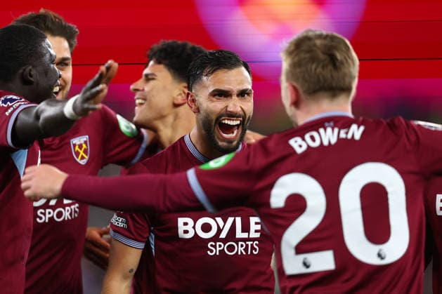London, England, 10th April 2026. Valentin Castellanos of West Ham United celebrates after scoring to make it 3-0 during the West Ham United vs Wolverhampton Wanderers Premier League match at the London Stadium, London. Picture credit should read: Paul Terry Sportimage EDITORIAL USE ONLY. No use with unauthorised audio, video, data, fixture lists, club league logos or live services. Online in-match use limited to 120 images, no video emulation. No use in betting, games or single club league player publications. SPI_036_PT_West_Ham_Wolves SPI-4675-0036
