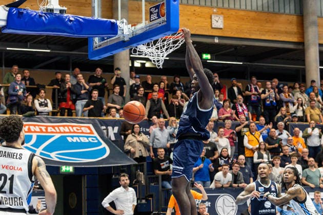 GER, easy-Credit Basketball-Bundesliga, Syntainics MBC - Veolia Towers Hamburg. 10.04.2026, Stadthalle, Weißenfels, GER, easy-Credit Basketball-Bundesliga, Syntainics MBC - Veolia Towers Hamburg. Khyri Thomas (Syntainics MBC, 0) Â Foto Alexander Trienitz Weißenfels Stadthalle Sachsen-Anhalt Deutschland