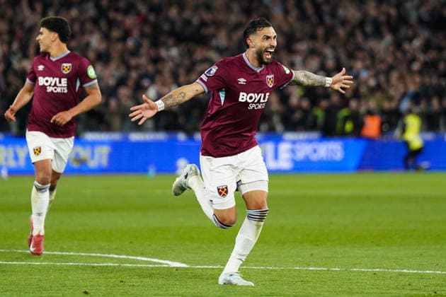 West Ham United v Wolverhampton Wanderers, Premier League Taty Castellanos of West Ham United celebrating his goal to make it 3-0 during the West Ham United v Wolverhampton Wanderers Premier League match at the London Stadium, London, England on 10 April 2026 Credit: Dylan Hepworth Every Second Media Editorial use only. All images are copyright Every Second Media Limited. No images may be reproduced without prior permission. All rights reserved. Premier League and Football League images are subject to licensing agreements with Football DataCo Limited. see https: www.football-dataco.com Copyright: xIMAGO EveryxSecondxMediax ESM-1908-0069 DylanxHepworthx xEveryxSecondxMediax