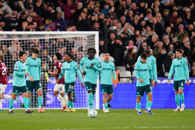 Premier League: West Ham United v Wolverhampton Wanderers Wolves players after conceding fourth goal during the Premier League match West Ham United vs Wolverhampton Wanderers at London Stadium, London, United Kingdom on 10 April 2026 (Photo by Harvey Murphy News Images) Copyright: xHarveyxMurphy NewsxImagesx