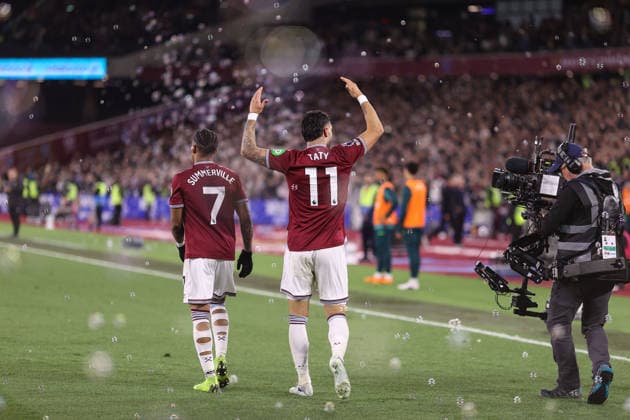 West Ham v Wolves 10 April 2026, London - Premier League Football - West Ham United v Wolverhampton Wanderers - Taty Castellanos of West Ham United celebrates scoring their 3rd goal with Crysencio Summerville - Photo: Jacques Feeney Offside. London UK Copyright: xJacquesxFeeneyx xOffsidexOffside