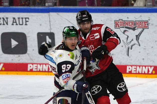 Köln, DEL, Saison 2025 2026, Playoffs semi Finale Spiel 2, Kölner Haie vs Eisbären Berlin , 10.04.2026. Lanxessarena Köln, Leohard Pföderl Eisbären Berlin , Valteri kemilainen, Kölner Haie, *** Cologne, DEL, season 2025 2026, playoffs semi final game 2, Kölner Haie vs Eisbären Berlin , 10 04 2026 Lanxessarena Köln, Leohard Pföderl Eisbären Berlin , Valteri kemilainen, Kölner Haie,