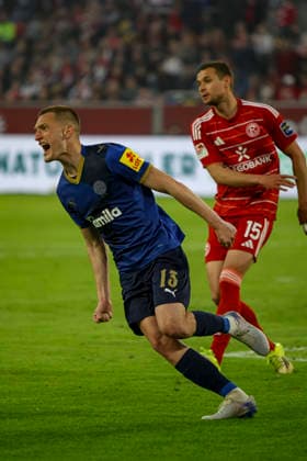 10.04.2026, GER, Fussball, Herren, 2. BL, Saison 2025 2026, Fortuna Düsseldorf - Holstein Kiel Ivan Nekic (Kiel) Torjubel, jubelt nach seinem Treffer zum 1:2 Düsseldorf Merkur Spiel-Arena Nordrhein-Westfalen Deutschland *** 10 04 2026, GER, Soccer, Men, 2 BL, Season 2025 2026, Fortuna Düsseldorf Holstein Kiel Ivan Nekic Kiel goal celebration, cheers after his goal for 1 2 Düsseldorf Merkur Spiel Arena Nordrhein Westfalen Germany Copyright: xAdrianxSchlüterx