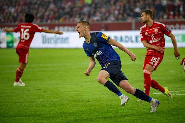 10.04.2026, GER, Fussball, Herren, 2. BL, Saison 2025 2026, Fortuna Düsseldorf - Holstein Kiel Ivan Nekic (Kiel) Torjubel, jubelt nach seinem Treffer zum 1:2 Düsseldorf Merkur Spiel-Arena Nordrhein-Westfalen Deutschland *** 10 04 2026, GER, Soccer, Men, 2 BL, Season 2025 2026, Fortuna Düsseldorf Holstein Kiel Ivan Nekic Kiel goal celebration, cheers after his goal for 1 2 Düsseldorf Merkur Spiel Arena Nordrhein Westfalen Germany Copyright: xAdrianxSchlüterx