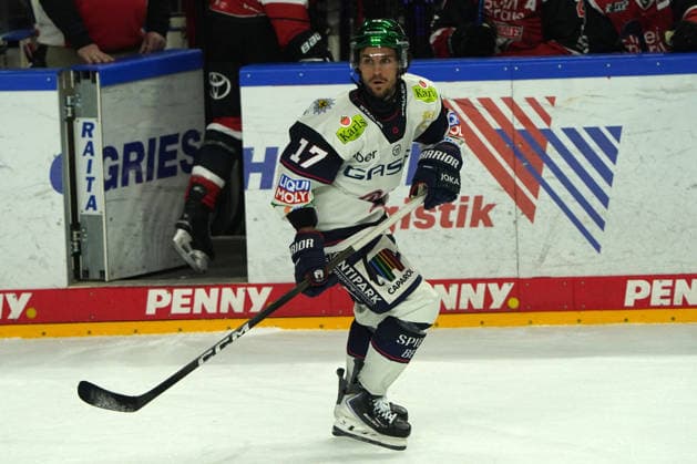 Köln, DEL, Saison 2025 2026, Playoffs semi Finale Spiel 2, Kölner Haie vs Eisbären Berlin , 10.04.2026. Lanxessarena Köln, Jean Sebastien Dea Eisbären Berlin *** Cologne, DEL, Season 2025 2026, Playoffs semi final game 2, Kölner Haie vs Eisbären Berlin , 10 04 2026 Lanxessarena Cologne, Jean Sebastien Dea Eisbären Berlin