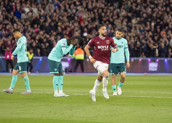 West Ham United v Wolverhampton Wanderers, Premier League, Football, The London Stadium, London, UK - 10 Apr 2026 Goal. Taty Castellanos of West Ham United (11) celebrates after scoring London The London Stadium Stratford GBR, UK NEWSPAPERS OUT Copyright: xEllixBirchx