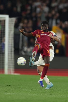 April 10, 2026, Rome, Lazio, Italy: RomaÃ¢â‚¬â ¢s Robinio Vaz during Serie A soccer match AS Roma - Pisa SC Stadio Olimpico on April 10, 2026 in Rome , Italy. Rome Italy - ZUMAl131 20260410_zsp_l131_037 Copyright: xCiroxDexLucax
