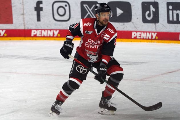 Köln, DEL, Saison 2025 2026, Playoffs semi Finale Spiel 2, Kölner Haie vs Eisbären Berlin , 10.04.2026. Lanxessarena Köln, Moritz Müller, Kölner Haie *** Cologne, DEL, season 2025 2026, playoffs semi finals game 2, Cologne Sharks vs Eisbären Berlin , 10 04 2026 Lanxessarena Cologne, Moritz Müller, Cologne Sharks