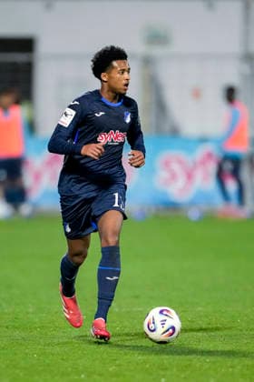 Natnael Abraha (TSG II, 13), am Ball, Freisteller, Ganzkörper, Einzelbild, Einzelfoto, Aktion, Action, 10.04.2026, Sinsheim (Deutschland), Fussball, 3. Liga, TSG 1899 Hoffenheim II - 1. FC Schweinfurt 05, DFB DFL REGULATIONS PROHIBIT ANY USE OF PHOTOGRAPHS AS IMAGE SEQUENCES AND OR QUASI-VIDEO. *** Natnael Abraha TSG II, 13 , on the ball, cropped, full body, single image, single photo, action, action, 10 04 2026, Sinsheim Germany , Soccer, 3 Liga, TSG 1899 Hoffenheim II 1 FC Schweinfurt 05, DFB DFL REGULATIONS PROHIBIT ANY USE OF PHOTOGRAPHS AS IMAGE SEQUENCES AND OR QUASI VIDEO xozx