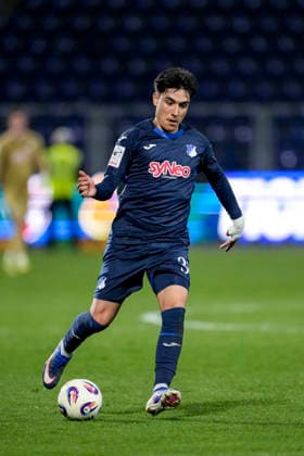 Deniz Zeitler (TSG II, 38), am Ball, Freisteller, Ganzkörper, Einzelbild, Einzelfoto, Aktion, Action, 10.04.2026, Sinsheim (Deutschland), Fussball, 3. Liga, TSG 1899 Hoffenheim II - 1. FC Schweinfurt 05, DFB DFL REGULATIONS PROHIBIT ANY USE OF PHOTOGRAPHS AS IMAGE SEQUENCES AND OR QUASI-VIDEO. *** Deniz Zeitler TSG II, 38 , on the ball, cropped, full body, single image, single photo, action, action, 10 04 2026, Sinsheim Germany , Soccer, 3 Liga, TSG 1899 Hoffenheim II 1 FC Schweinfurt 05, DFB DFL REGULATIONS PROHIBIT ANY USE OF PHOTOGRAPHS AS IMAGE SEQUENCES AND OR QUASI VIDEO xozx