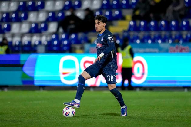 Deniz Zeitler (TSG II, 38), am Ball, Freisteller, Ganzkörper, Einzelbild, Einzelfoto, Aktion, Action, 10.04.2026, Sinsheim (Deutschland), Fussball, 3. Liga, TSG 1899 Hoffenheim II - 1. FC Schweinfurt 05, DFB DFL REGULATIONS PROHIBIT ANY USE OF PHOTOGRAPHS AS IMAGE SEQUENCES AND OR QUASI-VIDEO. *** Deniz Zeitler TSG II, 38 , on the ball, cropped, full body, single image, single photo, action, action, 10 04 2026, Sinsheim Germany , Soccer, 3 Liga, TSG 1899 Hoffenheim II 1 FC Schweinfurt 05, DFB DFL REGULATIONS PROHIBIT ANY USE OF PHOTOGRAPHS AS IMAGE SEQUENCES AND OR QUASI VIDEO xozx