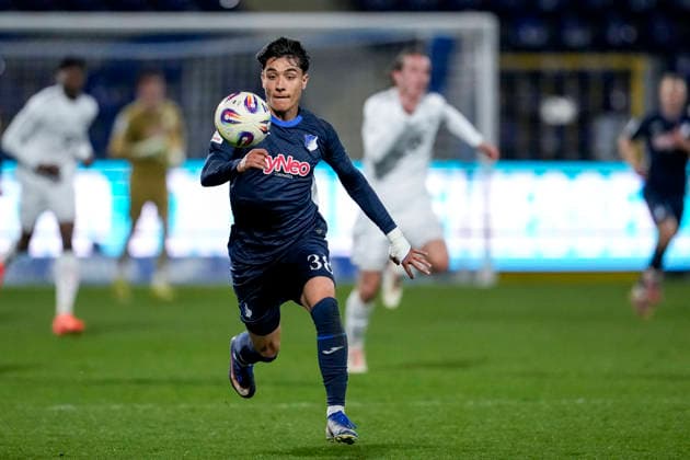 Deniz Zeitler (TSG II, 38), am Ball, Freisteller, Ganzkörper, Einzelbild, Einzelfoto, Aktion, Action, 10.04.2026, Sinsheim (Deutschland), Fussball, 3. Liga, TSG 1899 Hoffenheim II - 1. FC Schweinfurt 05, DFB DFL REGULATIONS PROHIBIT ANY USE OF PHOTOGRAPHS AS IMAGE SEQUENCES AND OR QUASI-VIDEO. *** Deniz Zeitler TSG II, 38 , on the ball, cropped, full body, single image, single photo, action, action, 10 04 2026, Sinsheim Germany , Soccer, 3 Liga, TSG 1899 Hoffenheim II 1 FC Schweinfurt 05, DFB DFL REGULATIONS PROHIBIT ANY USE OF PHOTOGRAPHS AS IMAGE SEQUENCES AND OR QUASI VIDEO xozx