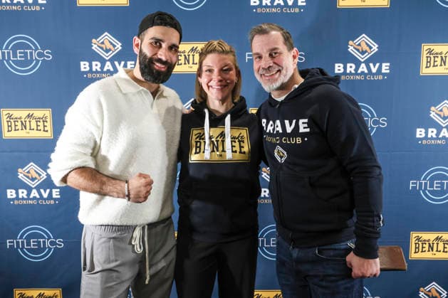 Boxen: Brave Boxing by Nina Meinke, Gym Eröffnung, Berlin, 10.04.2026 v.l.: Freund Philipp, Nina Meinke und Kay Huste *** Boxing Brave Boxing by Nina Meinke, Gym opening, Berlin, 10 04 2026 from left friend Philipp, Nina Meinke and Kay Huste