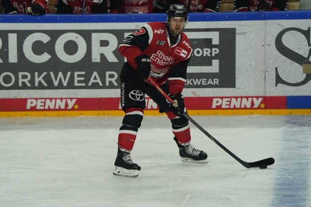 Köln, DEL, 1.DEL, Saison 2025 2026, Playoffs Halbfinale, Kölner Haie vs Eisbären Berlin , 10.0342026, Lanxessarena Köln, Veli-Matti Vittasmäki, Kölner Haie, Finnland, Finland, FIN; Aktion, Einzelbild *** Cologne, DEL, 1 DEL, season 2025 2026, playoffs semi-final, Kölner Haie vs Eisbären Berlin , 10 0342026, Lanxessarena Cologne, Veli Matti Vittasmäki, Kölner Haie, Finland, Finland, FIN action, single image