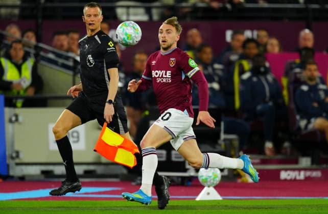 Jarrod Bowen of West Ham United West Ham United v Wolverhampton Wanderers, Premier League, Football, London Stadium, London, UK - 10 Apr 2026London London Stadium United Kingdom EDITORIAL USE ONLY No use with unauthorised audio, video, data, fixture lists, club league logos or live services. Online in-match use limited to 120 images, no video emulation. No use in betting, games or single club league player publications. Copyright: xJavierxGarcia Shutterstockx 16823405cw