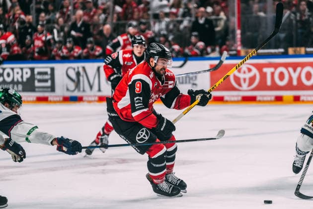 10.04.2026, xjmrgnx, Eishockey Penny DEL 1 2 Finale, Koelner Haie - Eisbären Berlin v.l. Angriff über Maximilian Kammerer (9, Koelner Haie) (DFL DFB REGULATIONS PROHIBIT ANY USE OF PHOTOGRAPHS as IMAGE SEQUENCES and or QUASI-VIDEO) Koeln *** 10 04 2026, xjmrgnx, Eishockey Penny DEL 1 2 Finale, Koelner Haie Eisbären Berlin v l Angriff über Maximilian Kammerer 9, Koelner Haie DFL DFB REGULATIONS PROHIBIT ANY USE OF PHOTOGRAPHS as IMAGE SEQUENCES and or QUASI VIDEO Koeln