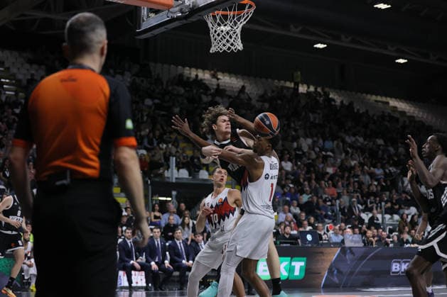 24 Francesco Ferrari Virtus Bologna Match BASKETBALL - EUROLEAGUE Virtus Bologna vs Kosner Baskonia Vitoria-Gasteiz 10-04-2026 01 Mamadi Diakite Vitoria-Gasteiz Match BASKETBALL - EUROLEAGUE Virtus Bologna vs Kosner Baskonia Vitoria-Gasteiz 10-04-2026 10 Matteo Spagnolo Vitoria-Gasteiz Match BASKETBALL - EUROLEAGUE Virtus Bologna vs Kosner Baskonia Vitoria-Gasteiz 10-04-2026 during Virtus Bologna vs Baskonia Vitoria, Basketball Euroleague match in Bologna, Italy, April 10 2026  Copyright: xValentinoxOrsini IPAxSportx xipa-agency.netx xx IPA_73875487 IPA_Agency_IPA73875487